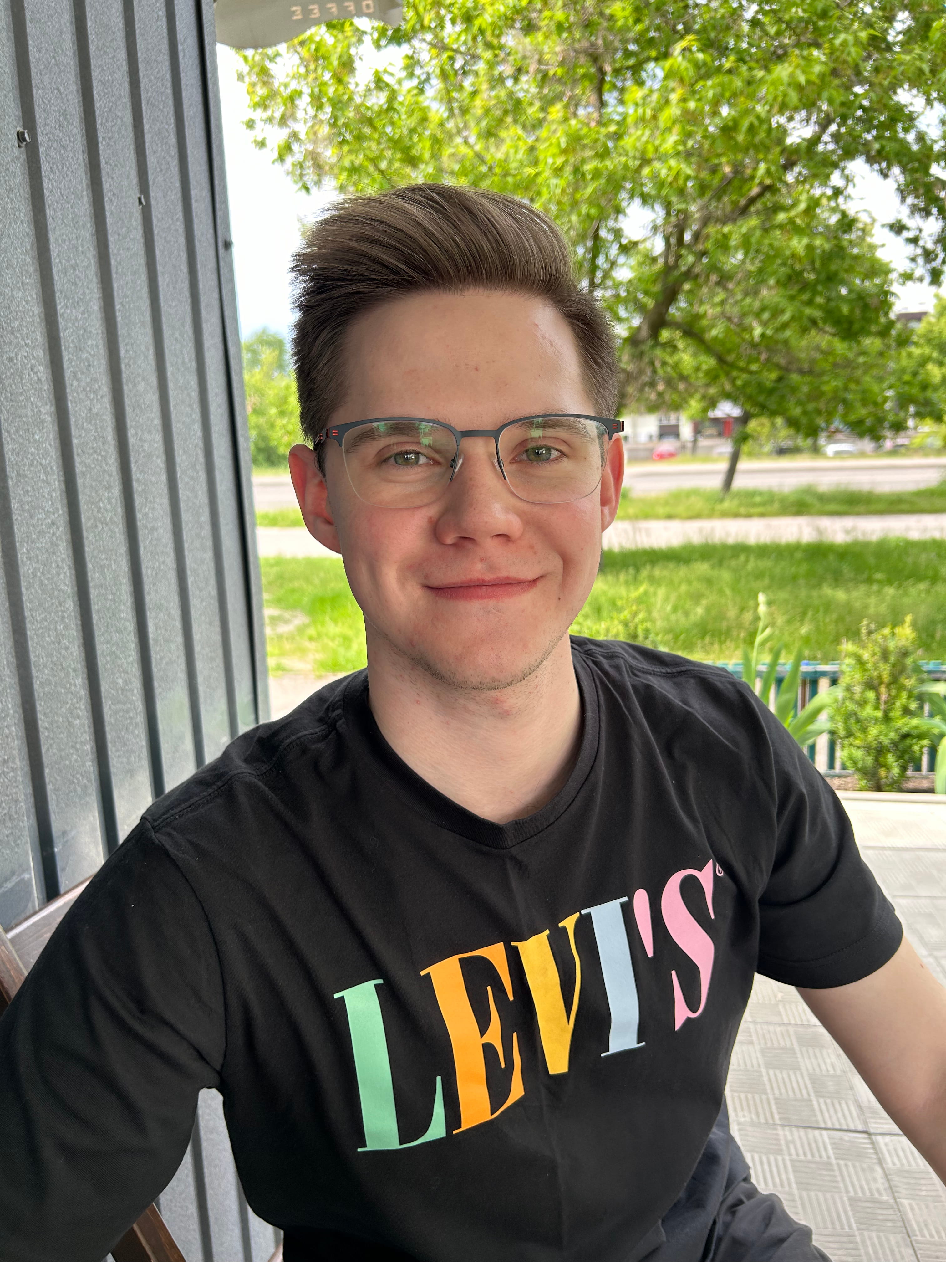 photo of the sales manager